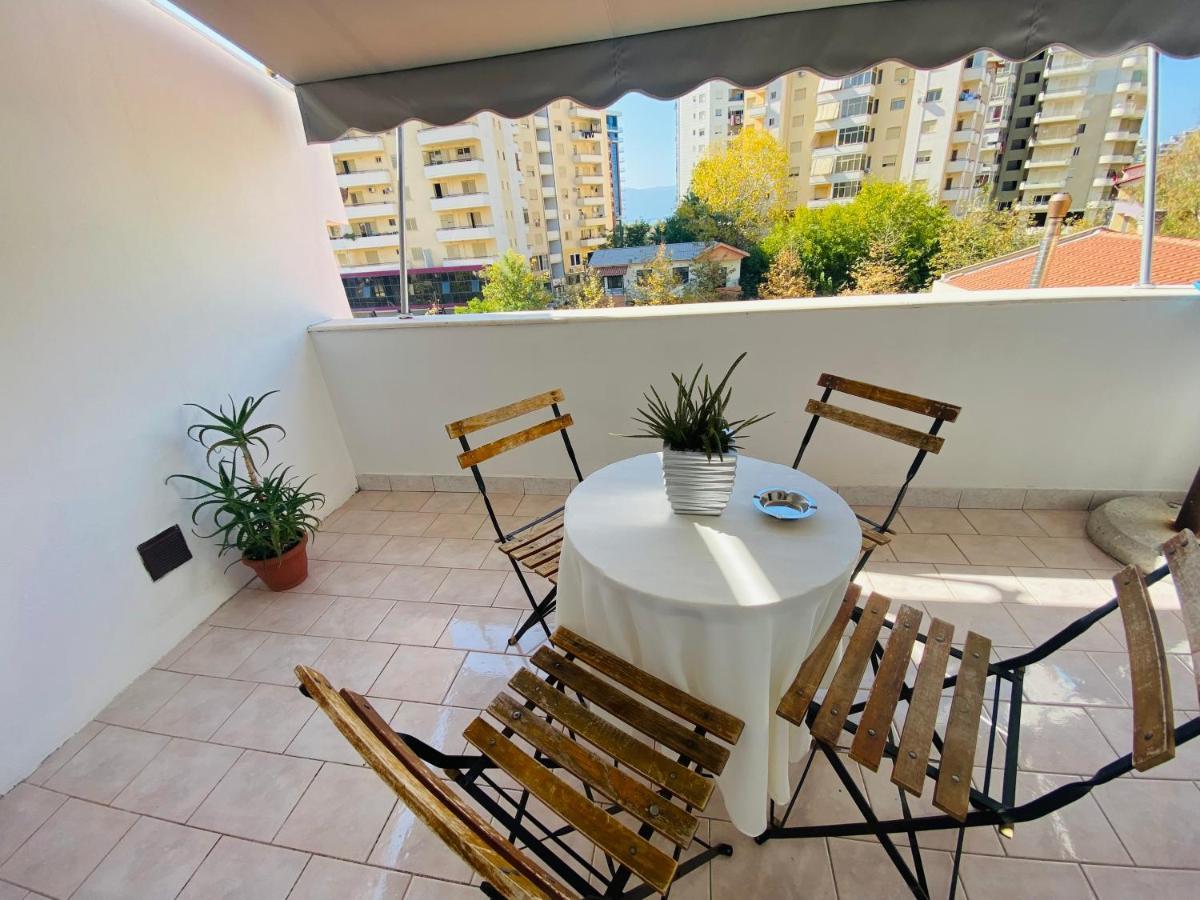 Iljazi'S Apartaments Vlorë Buitenkant foto
