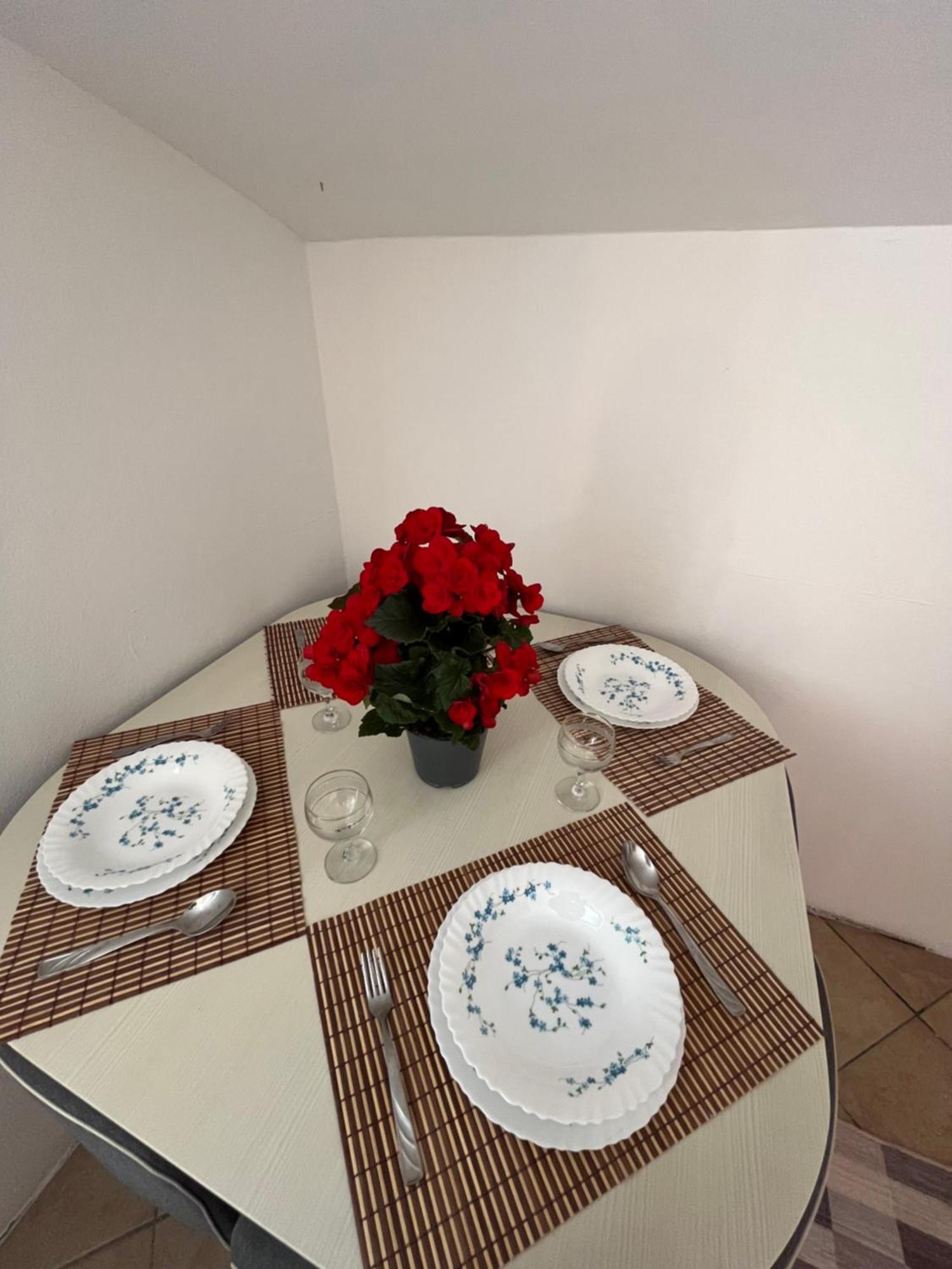 Iljazi'S Apartaments Vlorë Buitenkant foto