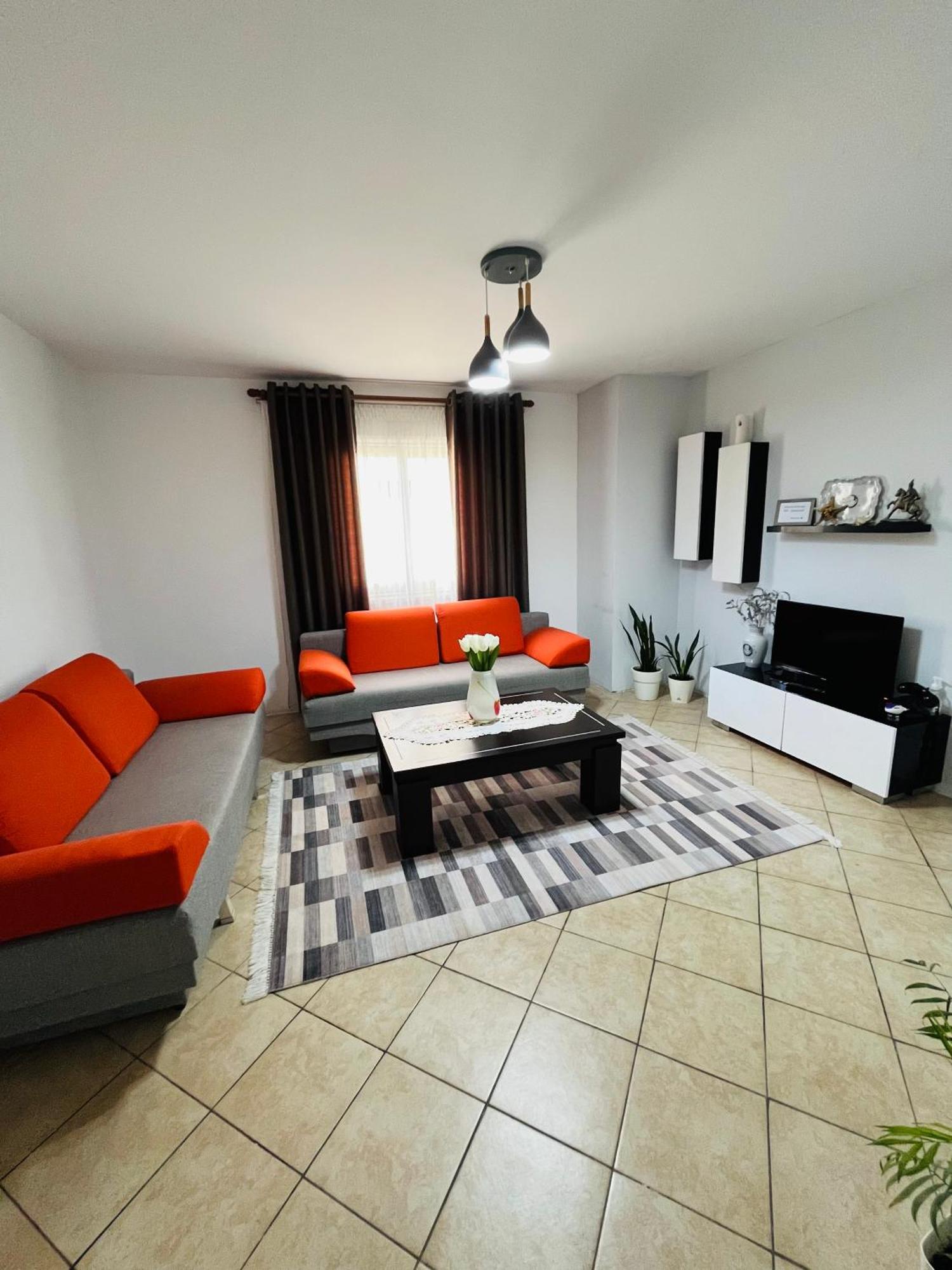Iljazi'S Apartaments Vlorë Buitenkant foto